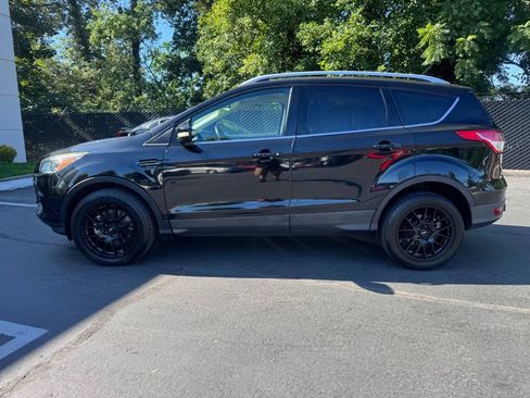 Used 2016 Ford Escape Titanium AWD/4WD image 2