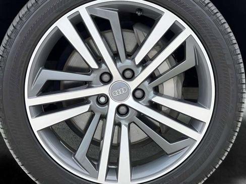 Used 2020 Audi Q5 e Premium Plus w/ Premium Plus Package AWD/4WD image 14