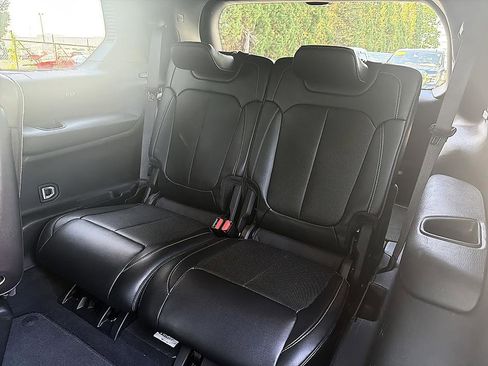 Used 2024 Jeep Grand Cherokee L Limited w/ Luxury Tech Group II AWD/4WD image 13