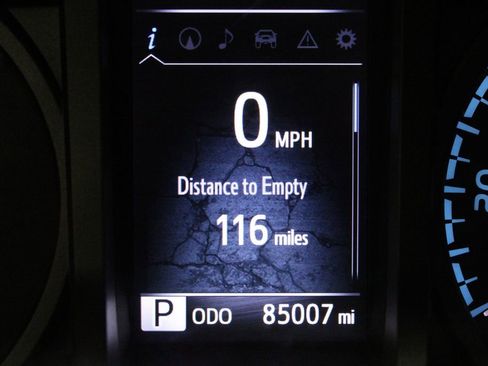 Used 2016 Toyota Tacoma TRD Sport image 28