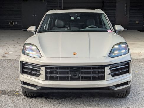 Certified 2026 Porsche Cayenne AWD/4WD image 6