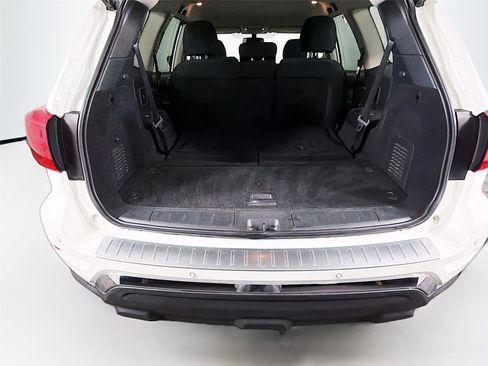 Used 2020 Nissan Pathfinder SV AWD/4WD image 24