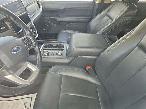 Used 2023 Ford Expedition XLT image 13