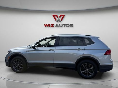 Used 2022 Volkswagen Tiguan SE image 2