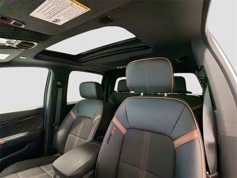 Used 2023 GMC Canyon AT4 w/ Technology Package image 19