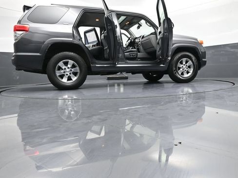 Used 2011 Toyota 4Runner SR5 w/ Premium Pkg w/Leather AWD/4WD image 47