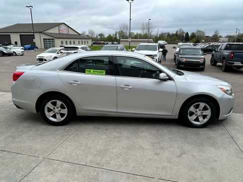Used 2016 Chevrolet Malibu LT FWD image 4