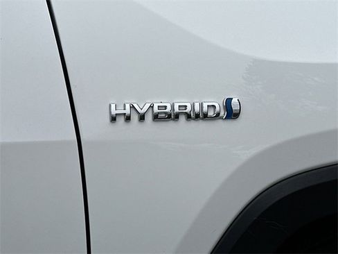 Certified 2020 Toyota RAV4 XLE w/ Convenience Package image 10