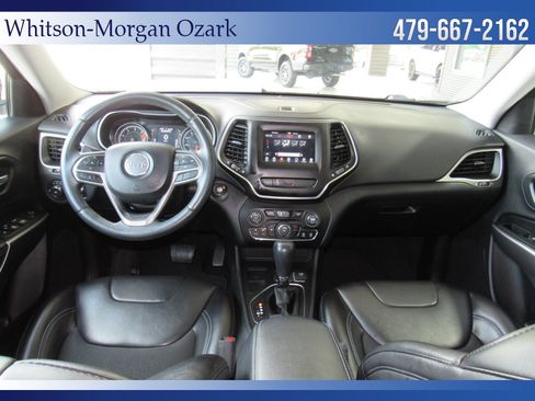 Used 2019 Jeep Cherokee Latitude Plus FWD image 32