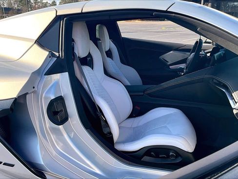 Used 2024 Chevrolet Corvette Z06 RWD image 9
