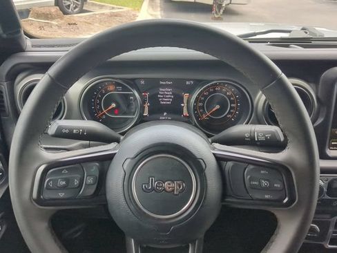 Used 2023 Jeep Wrangler Unlimited Sport AWD/4WD image 29