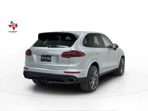 Used 2018 Porsche Cayenne Platinum Edition image 7