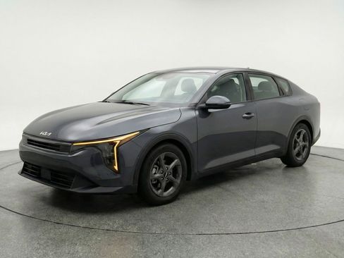 Used 2025 Kia K4 FWD image 3