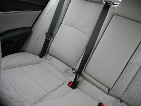 Used 2025 Toyota Camry XLE image 12