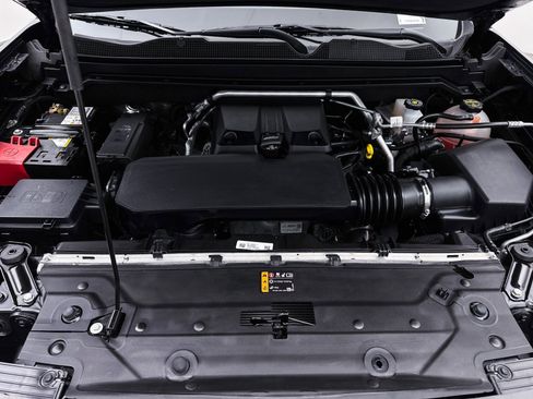 Used 2024 GMC Canyon AT4 w/ LPO, Off Road Lift Package image 13