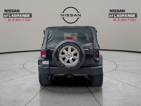 Used 2013 Jeep Wrangler Sport AWD/4WD image 9