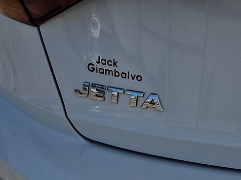 Used 2019 Volkswagen Jetta SE w/ Cold Weather Package FWD image 31