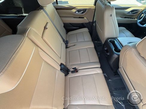 Used 2024 Chevrolet Suburban Premier RWD image 14