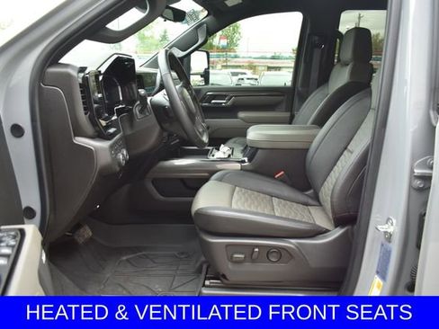 Used 2025 Chevrolet Silverado 2500 ZR2 w/ Technology Package AWD/4WD image 4