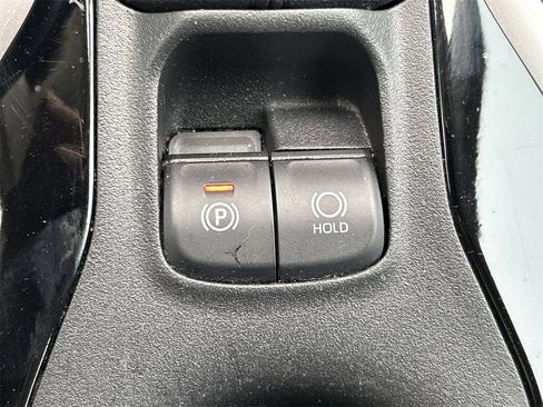 Used 2022 Toyota Corolla LE image 24