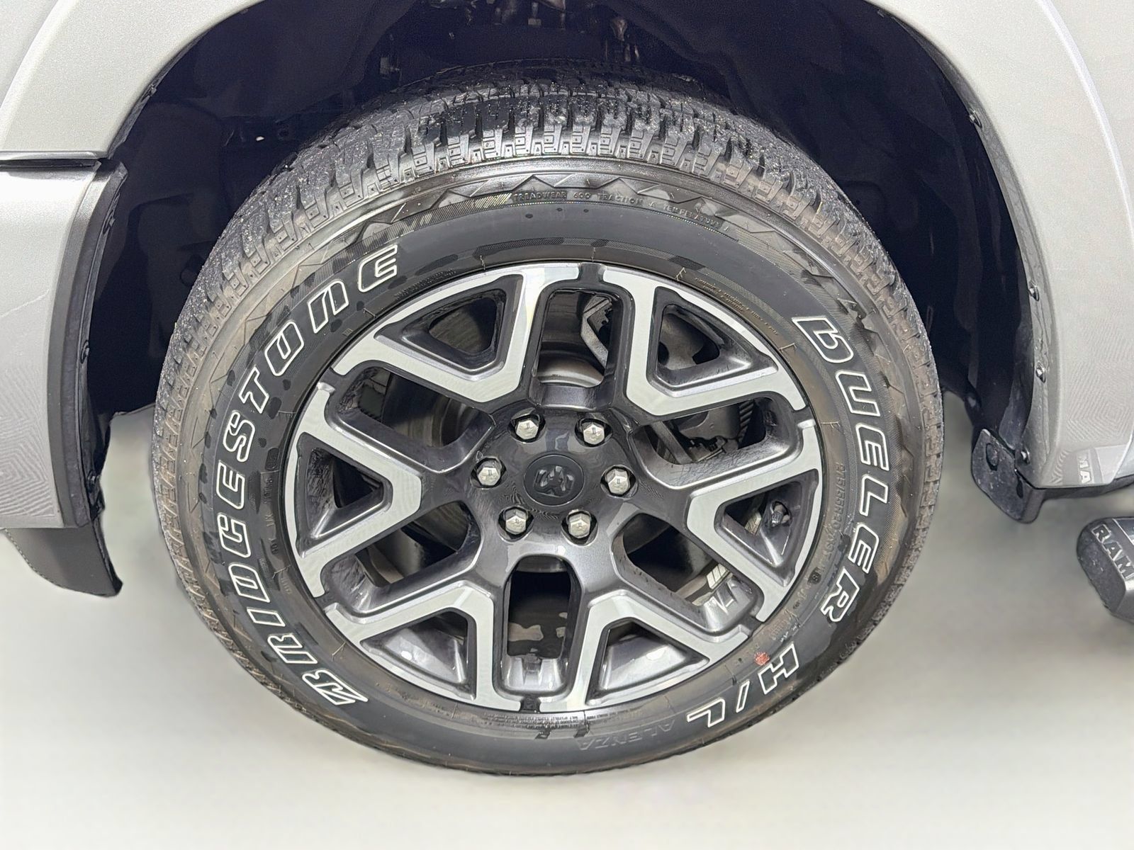 Used 2025 RAM 1500 Laramie w/ Advanced Safety Group II AWD/4WD image 33
