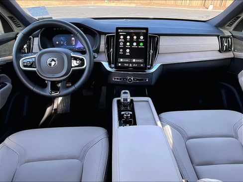 Used 2026 Volvo XC90 B5 Plus image 18