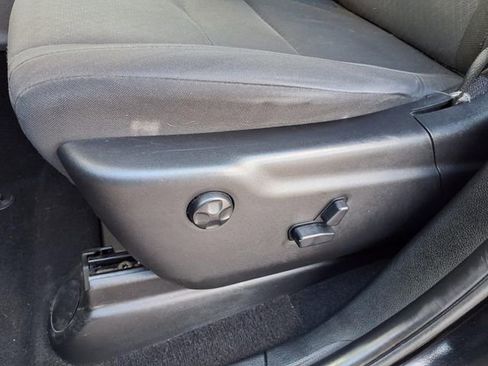 Used 2019 Jeep Grand Cherokee Laredo image 21