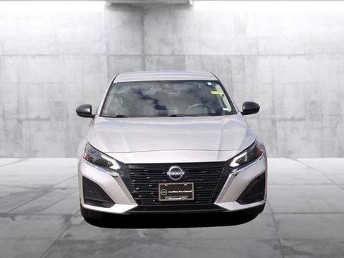 Used 2024 Nissan Altima 2.5 SV FWD image 4