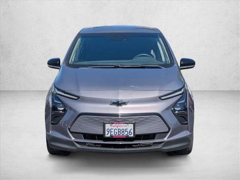 Used 2023 Chevrolet Bolt LT FWD image 2