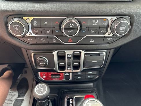 New 2026 Jeep Gladiator Sport AWD/4WD image 18