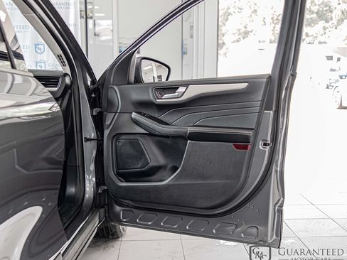 Used 2021 Ford Escape SE w/ Cold Weather Package FWD image 37