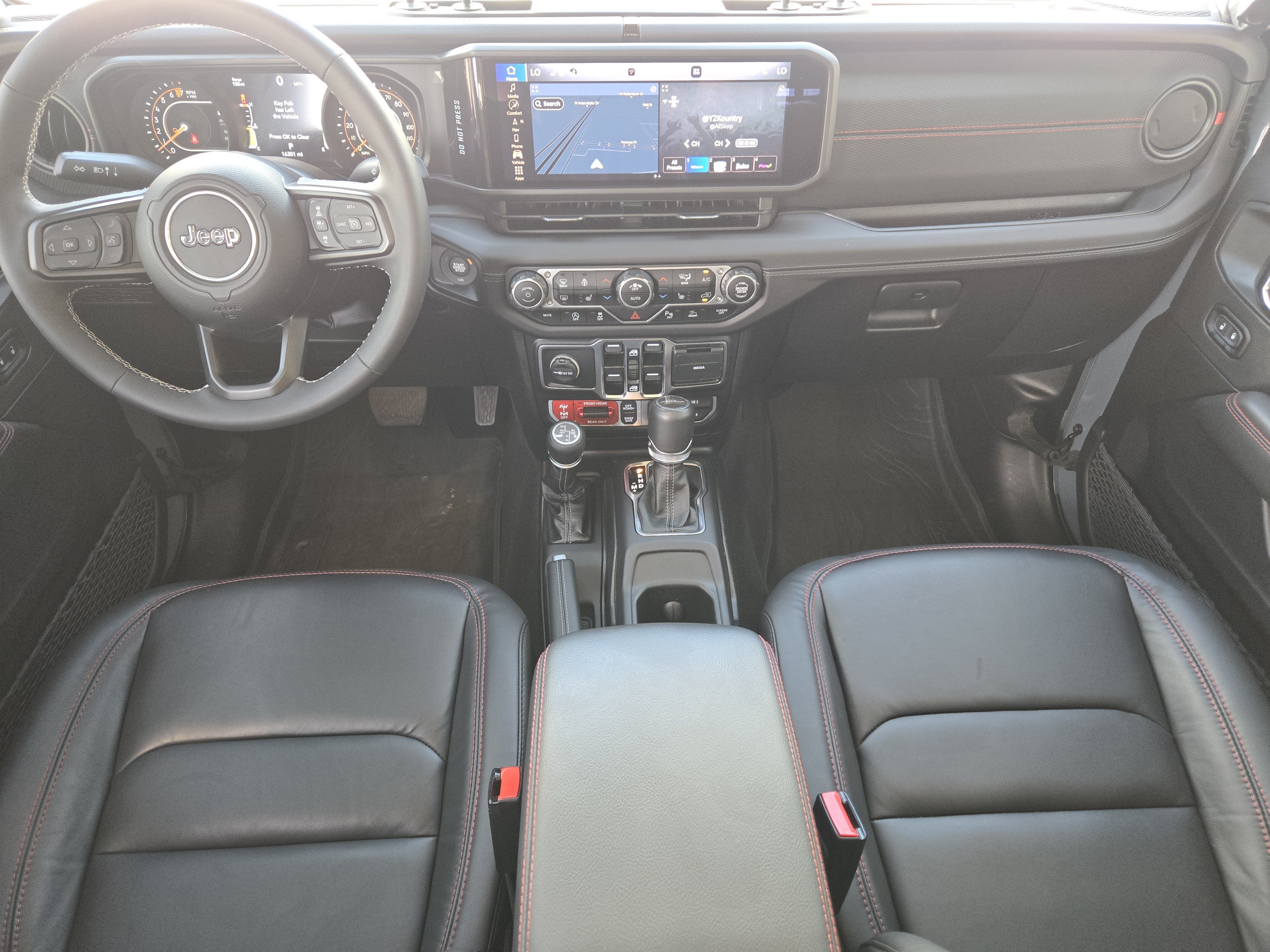 Used 2025 Jeep Gladiator Rubicon AWD/4WD image 27