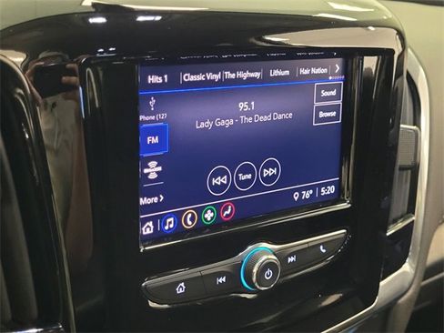 Used 2020 Chevrolet Traverse LT w/ LPO, Black Accent Package image 17