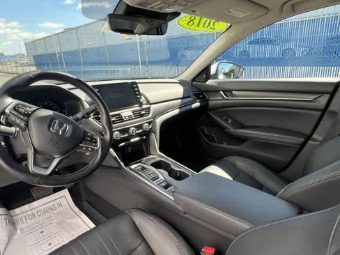 Used 2018 Honda Accord Touring image 18