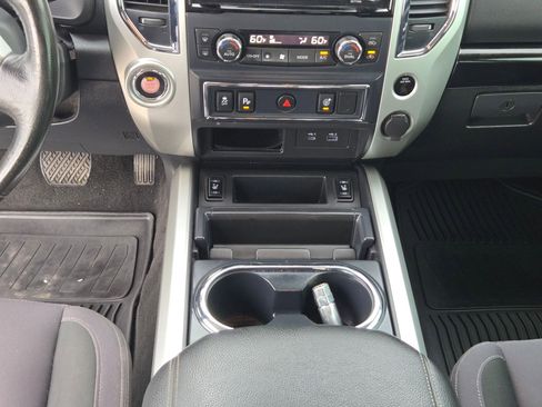 Used 2020 Nissan Titan SV w/ SV Convenience Package image 17
