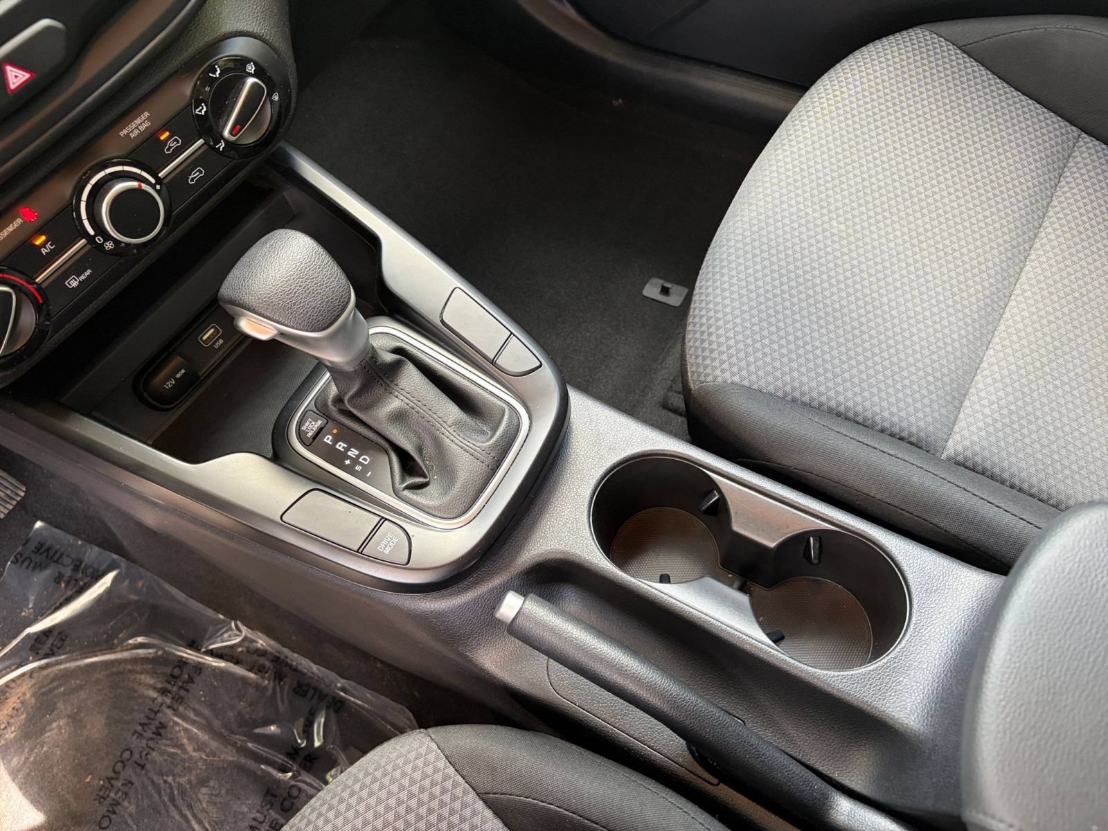 Used 2025 Kia Soul LX w/ LX Technology Package FWD image 38