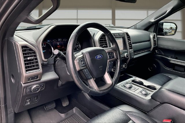 Used 2019 Ford Expedition XLT w/ Equipment Group 202A AWD/4WD image 14