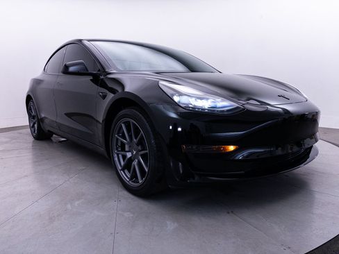 Used 2023 Tesla Model 3 Standard Range RWD image 9