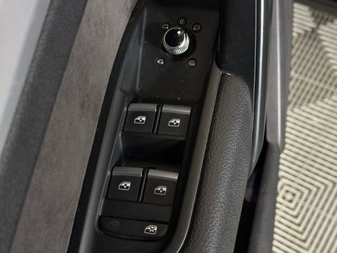 Used 2018 Audi SQ5 Premium Plus w/ Navigation Package image 28