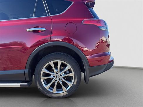 Used 2018 Toyota RAV4 Limited image 22