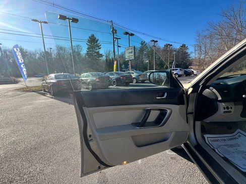 Used 2008 Subaru Outback 2.5i L.L. Bean image 59