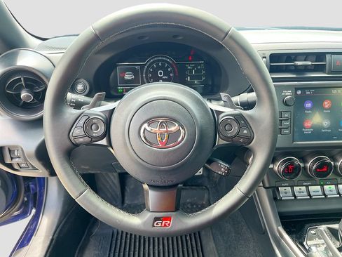 Used 2025 Toyota GR86 Premium w/ ALL Weather Mat Package (TMS) RWD image 11