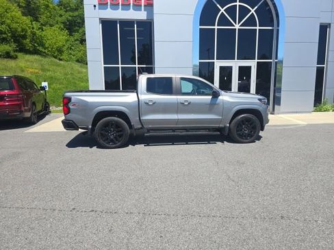 Used 2024 Chevrolet Colorado Z71 w/ Z71 Convenience Package 2 AWD/4WD image 7