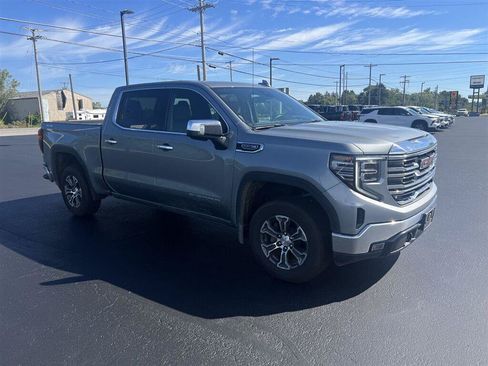 Used 2026 GMC Sierra 1500 SLT AWD/4WD image 2
