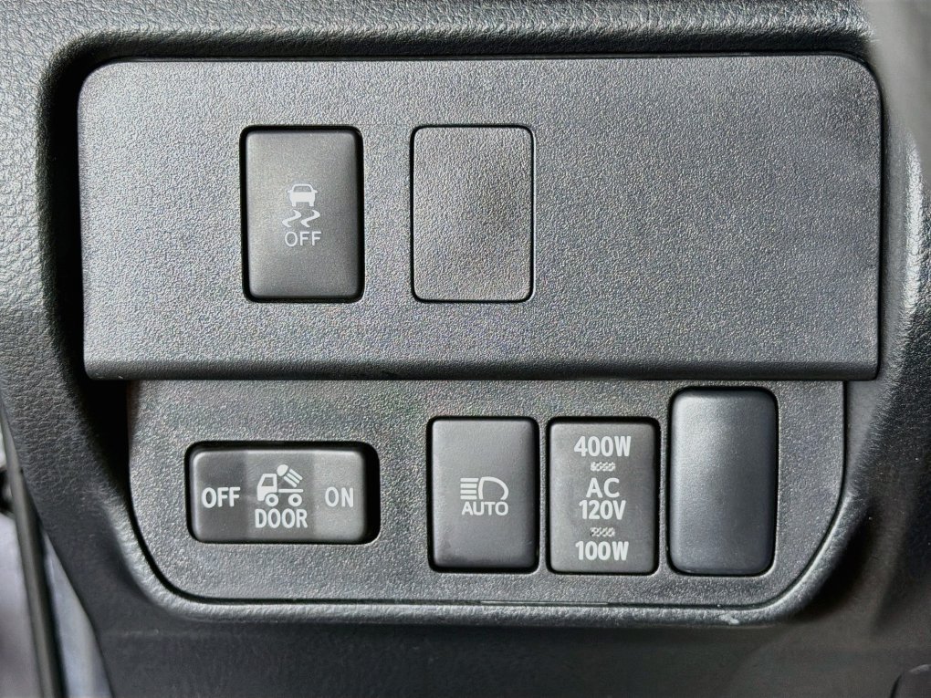 Used 2022 Toyota Tacoma TRD Sport w/ Technology Package AWD/4WD image 15