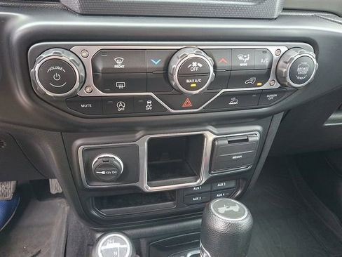 Used 2022 Jeep Wrangler Unlimited Sport AWD/4WD image 16
