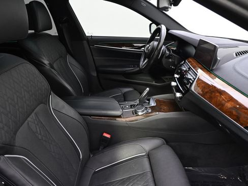 Used 2020 BMW 540i xDrive w/ M Sport Package AWD/4WD image 16