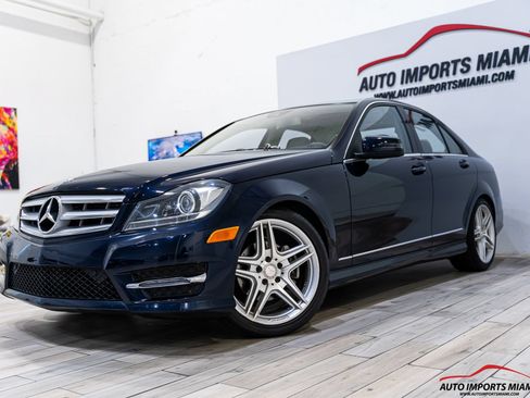 Used 2013 Mercedes-Benz C 250 Sedan image 3