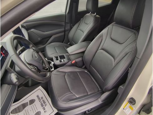 Used 2025 Ford Mustang Mach-E Premium image 11