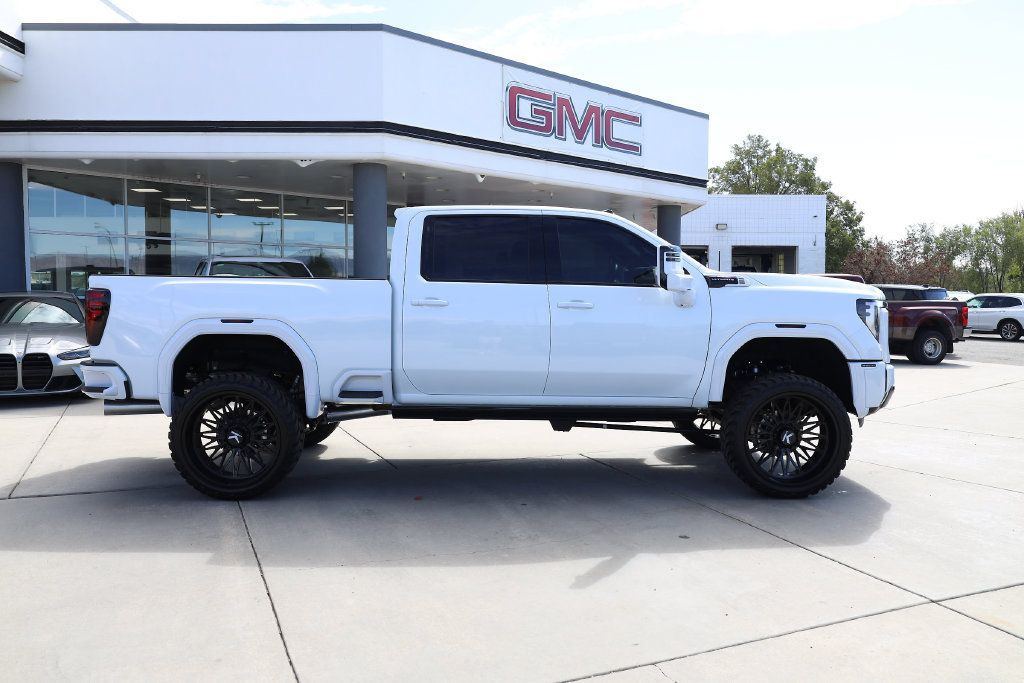 Used 2026 GMC Sierra 3500 Denali Ultimate AWD/4WD image 7